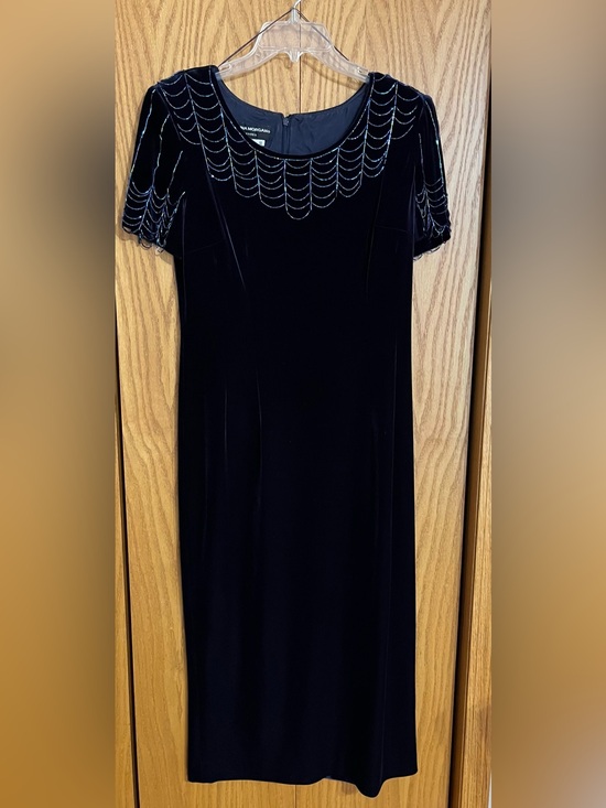 Donna Morgan Dresses & Skirts - Donna Morgan Navy Velvet Gown with Beaded Scallop Accents